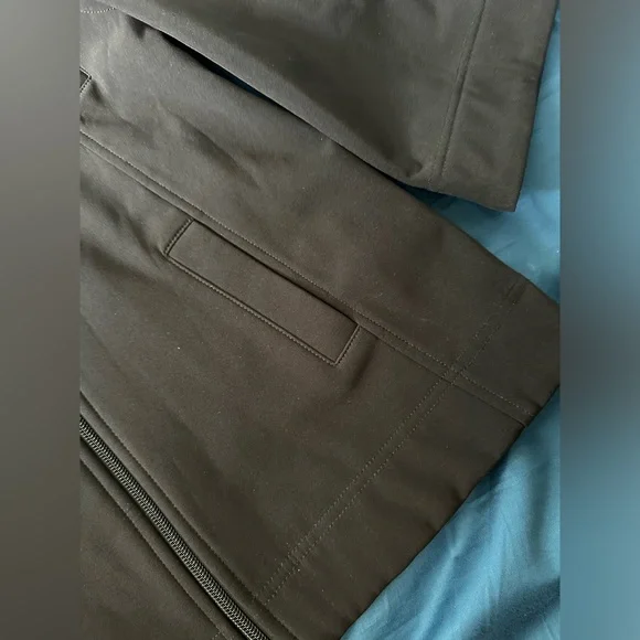 Lulumemon jacket - size 4 - Picture 8 of 9